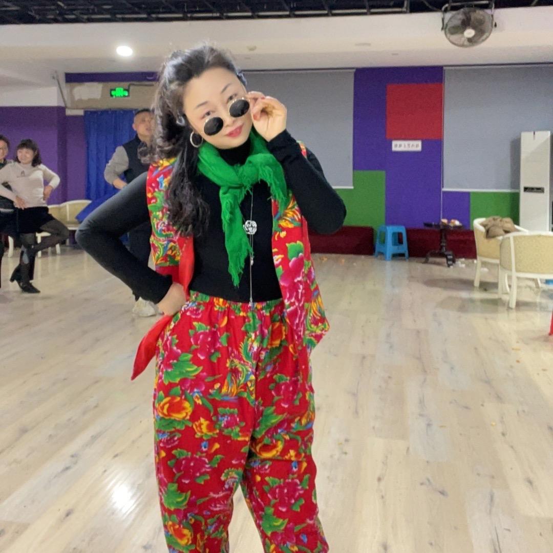 微笑(喜欢休闲舞#广场舞*吉特巴)