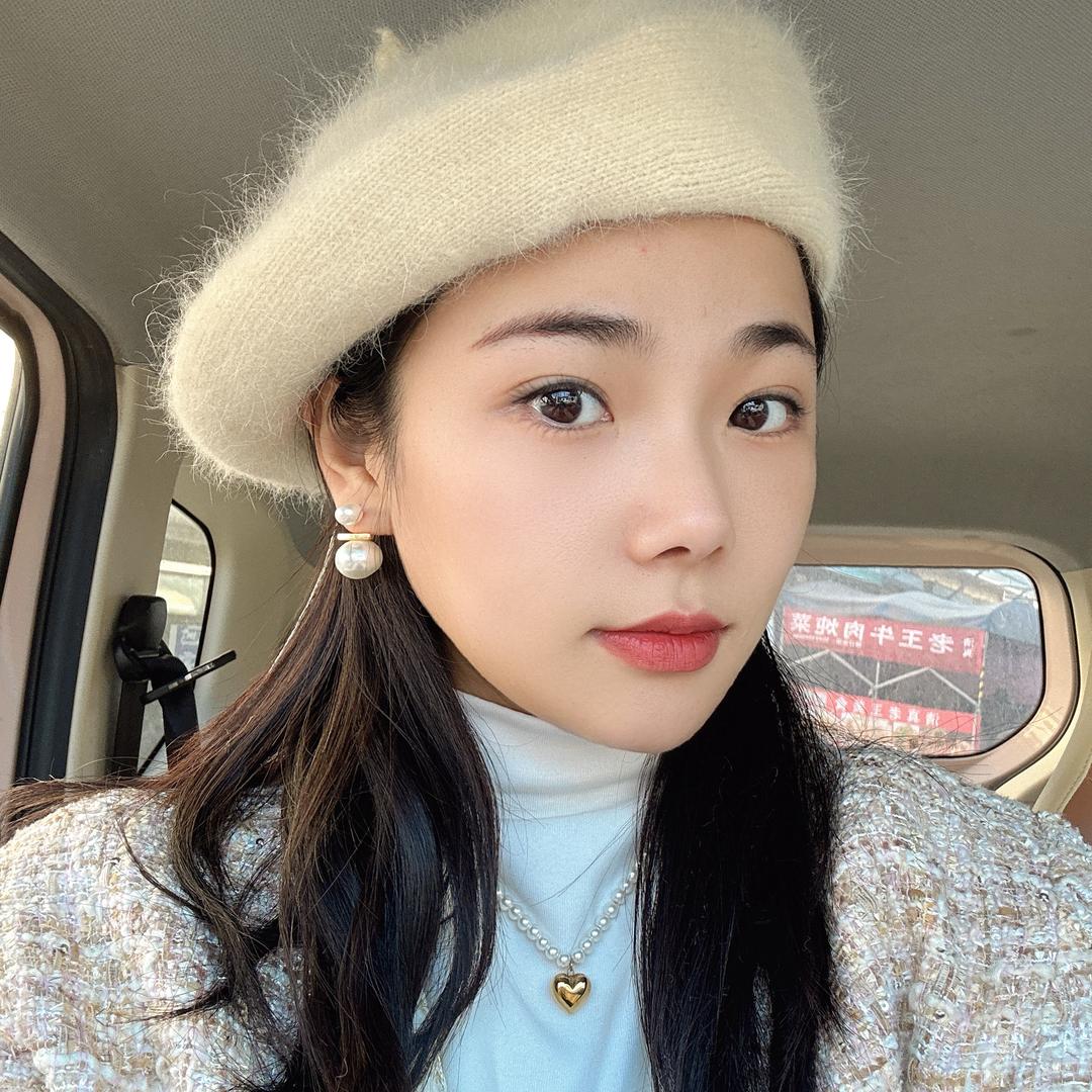 小玖家箱包库房2