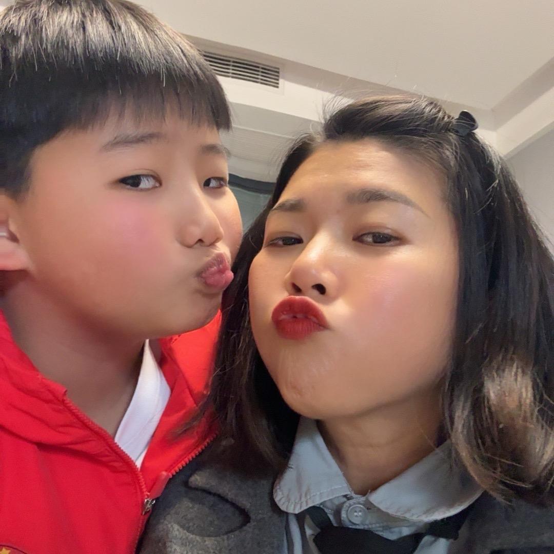 红太狼小号-狼姐（橱窗营业中）