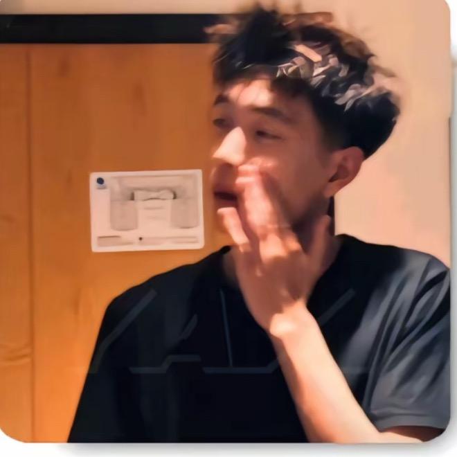 ；；