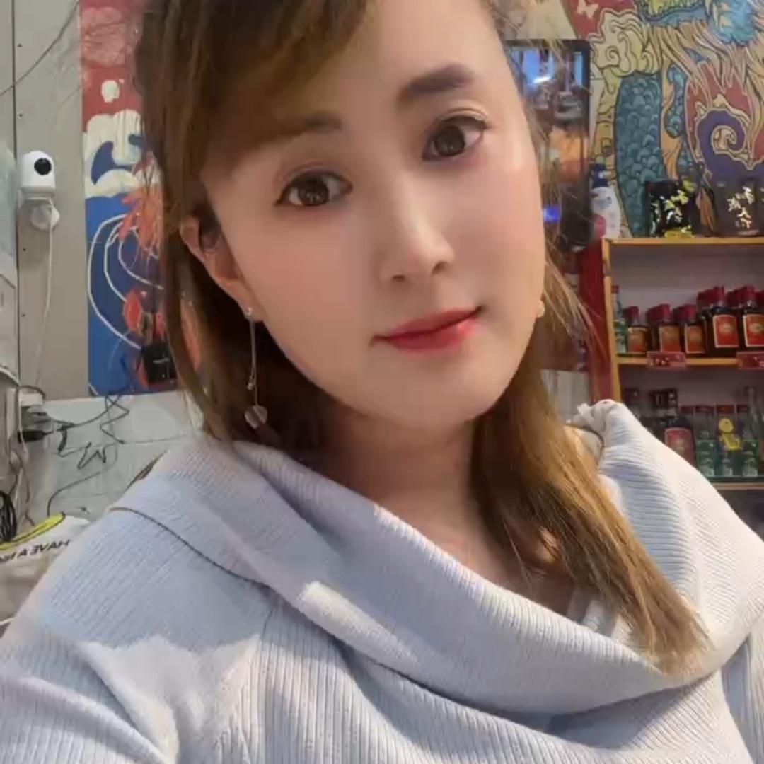 淡然一笑小慧慧