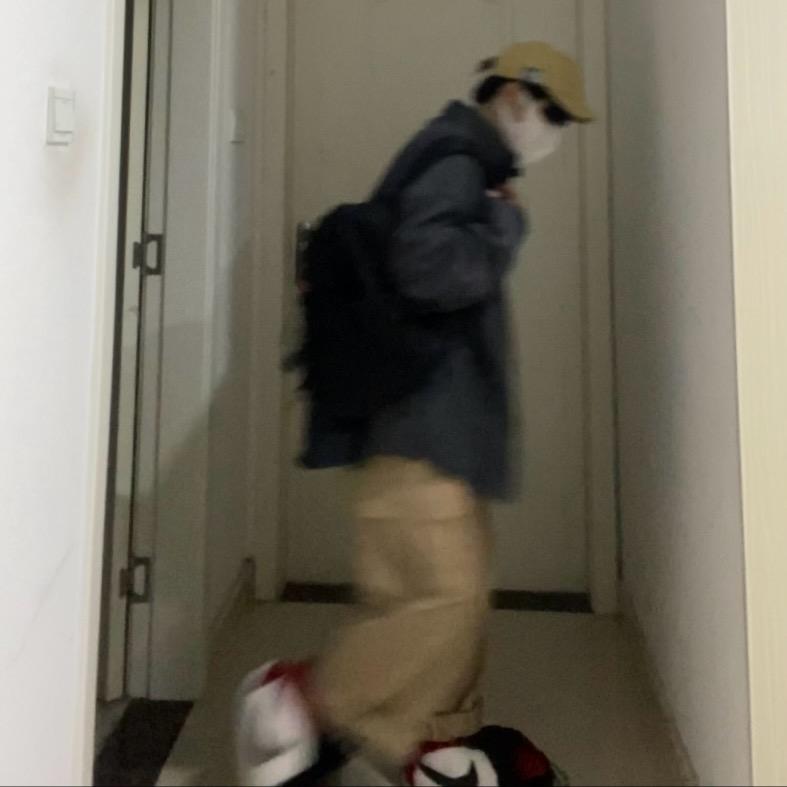 小左吃不饱
