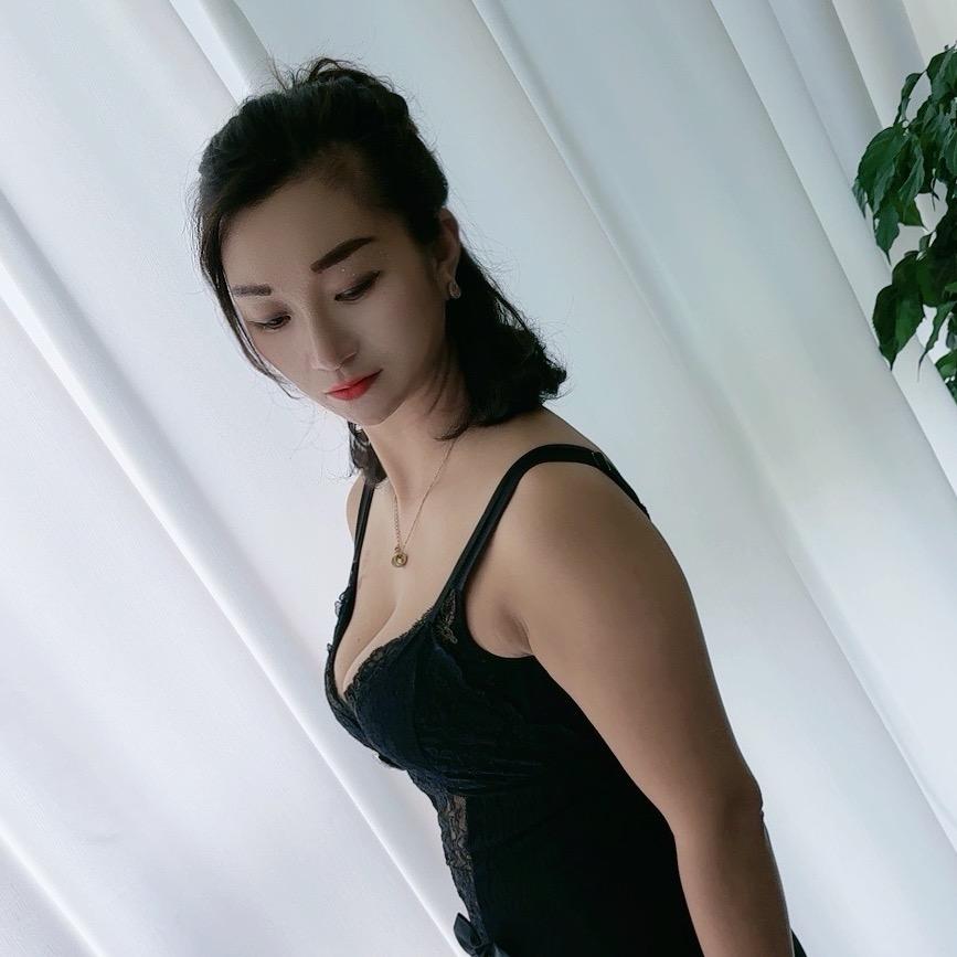 名山卖猪女神