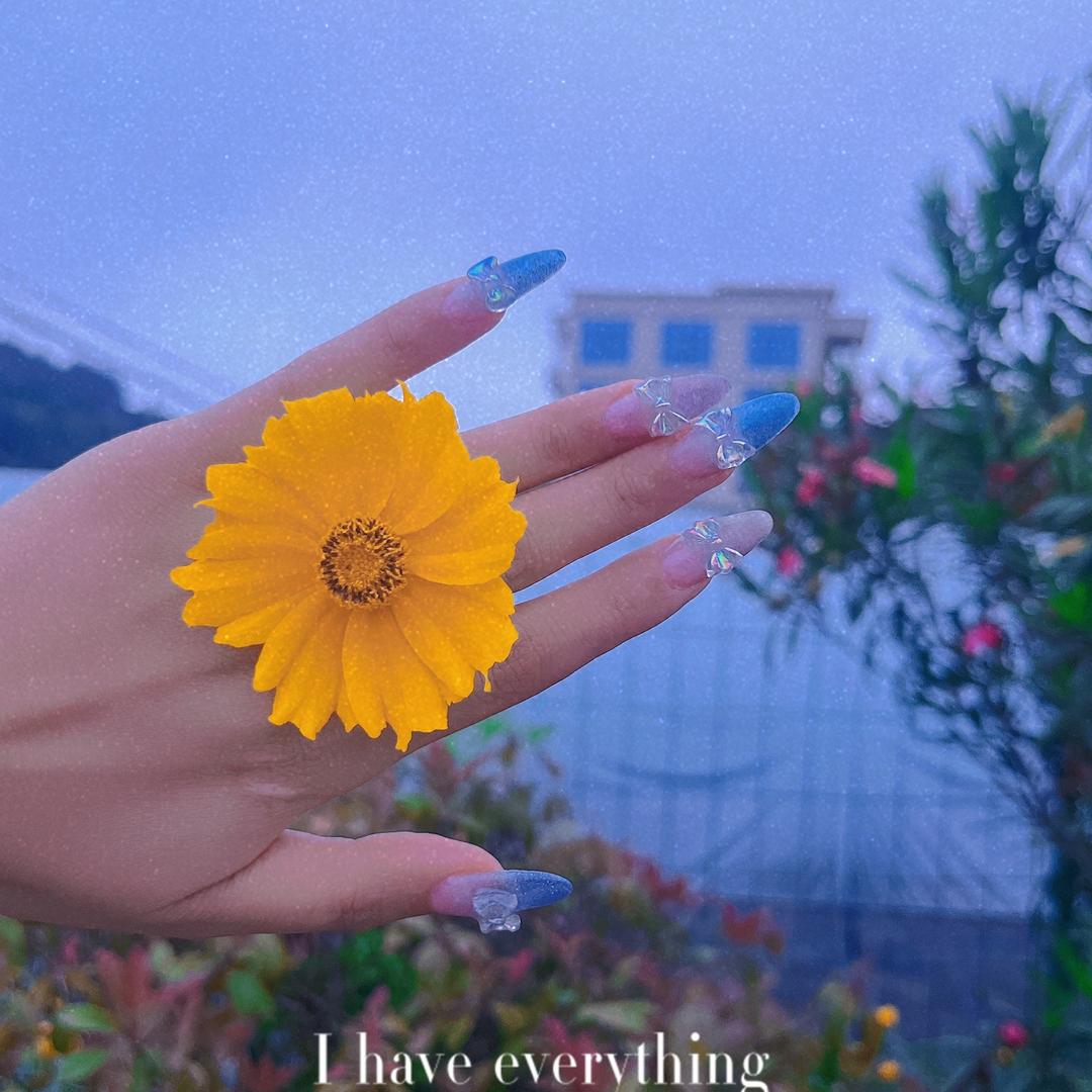 不堪的人生也轮不到你来说。