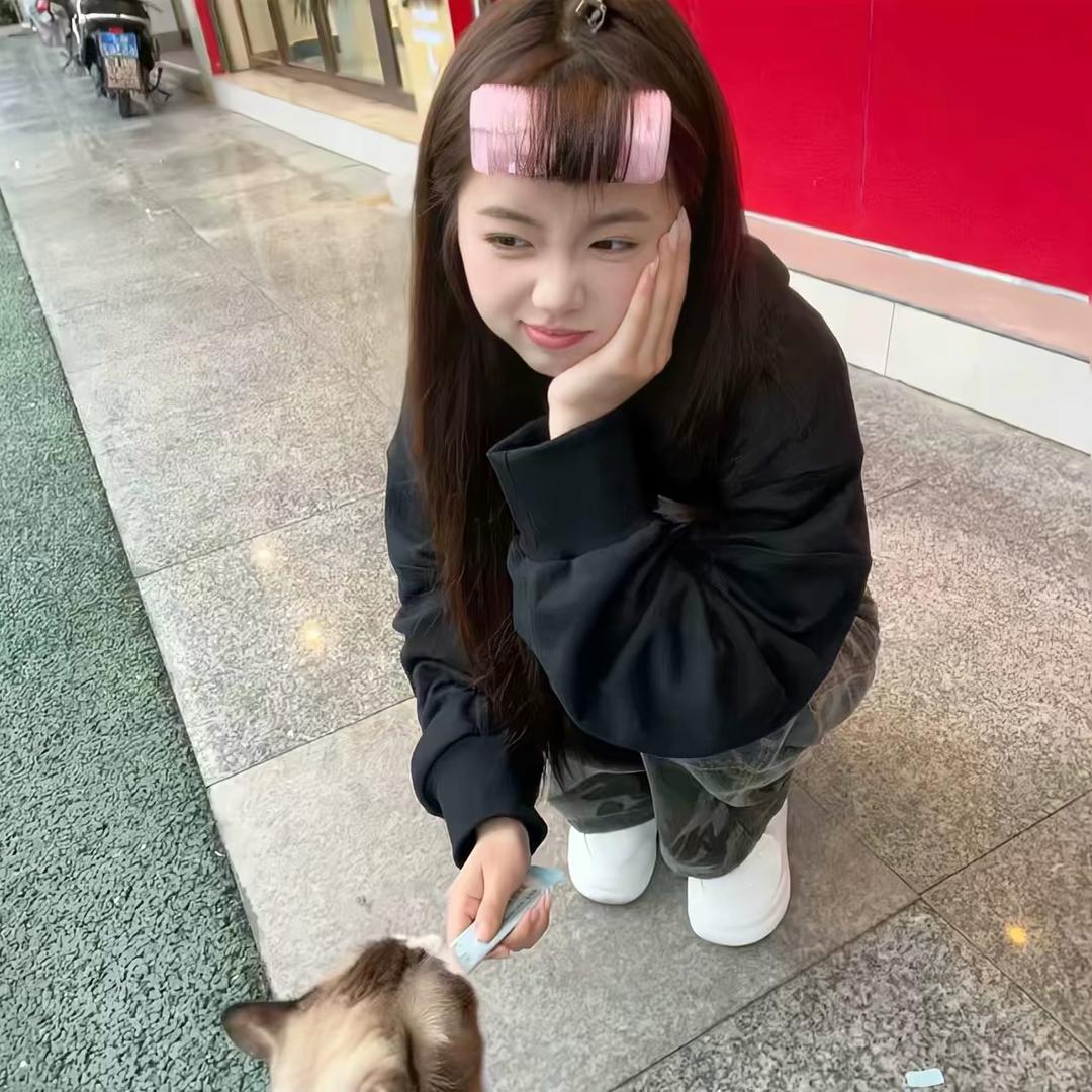 小小牙^