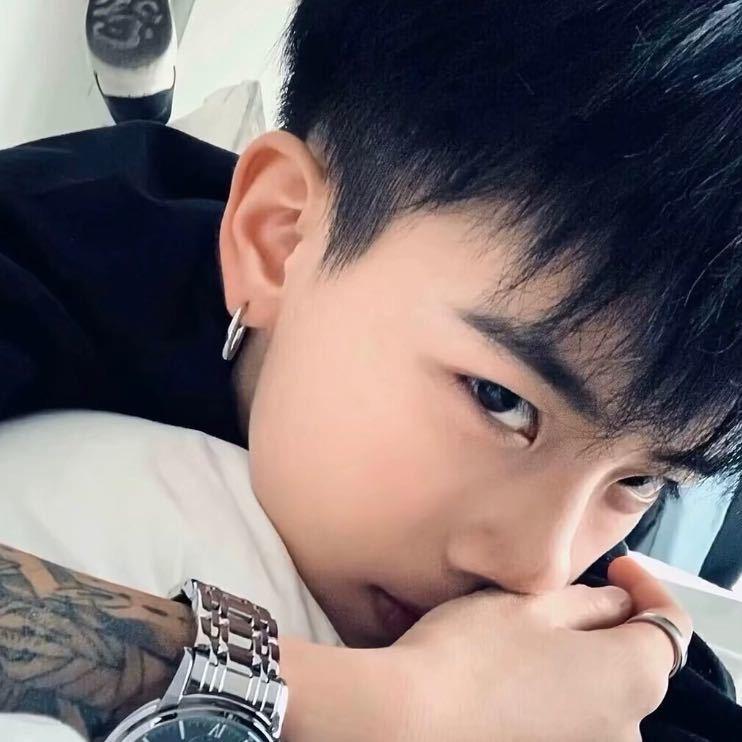 李烨然