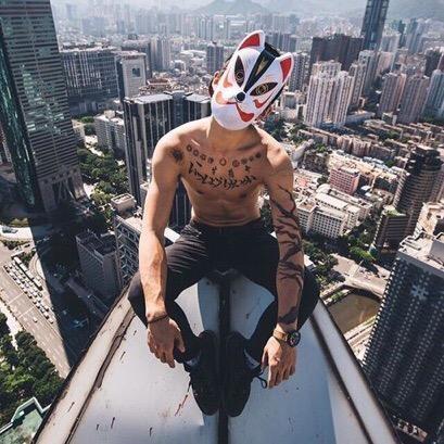 老刘在搬砖