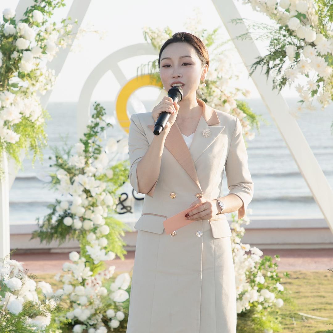 主持人雪儿
