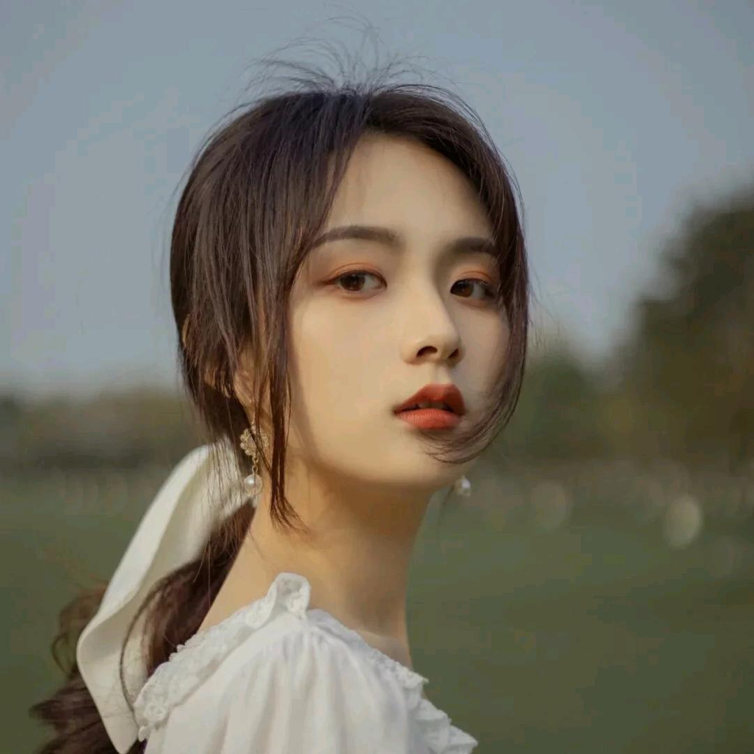 萌🍬果🌹