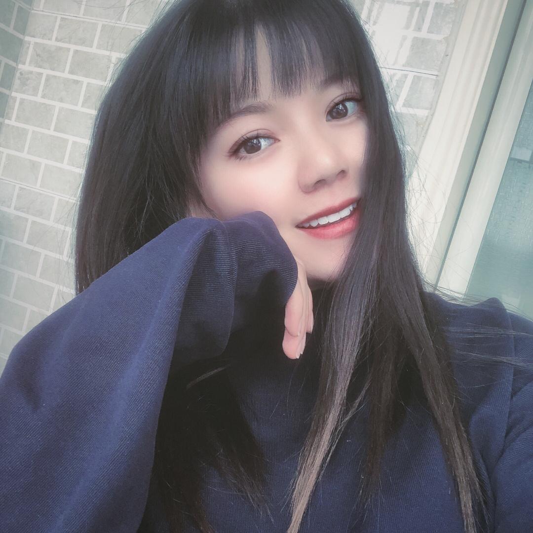 依依