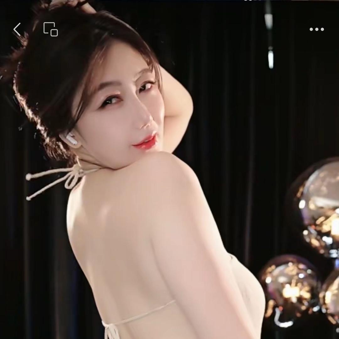娜娜Leona