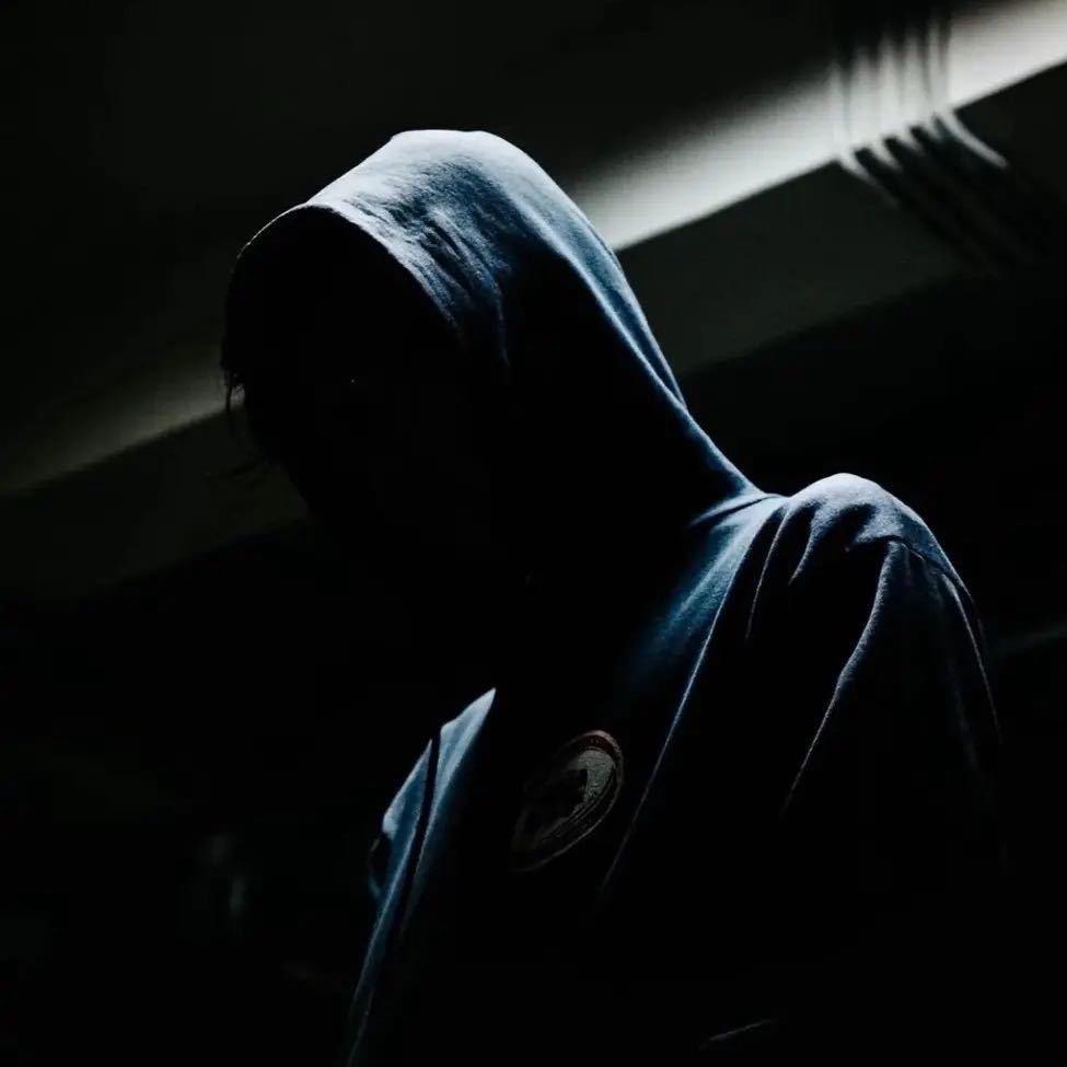 面具下的男人ᴳᵀ🎭