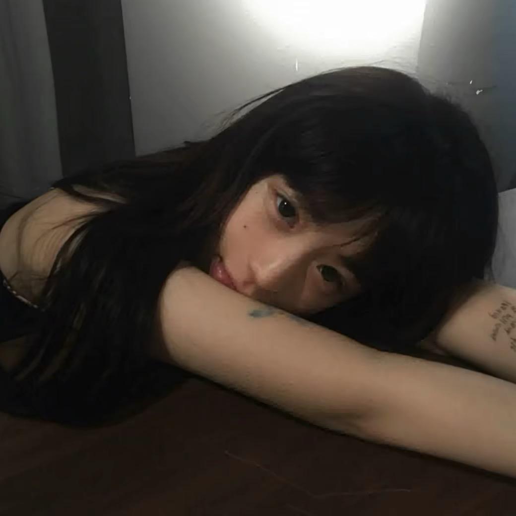 小不点^