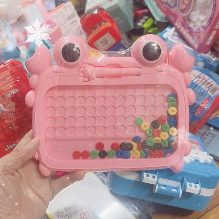 咿呀咿哦玩具店