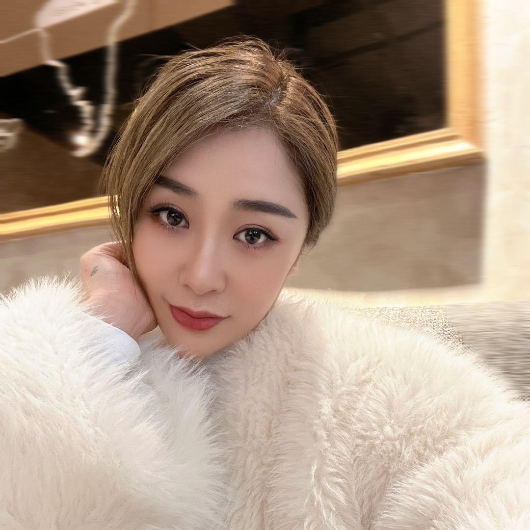 艳子.