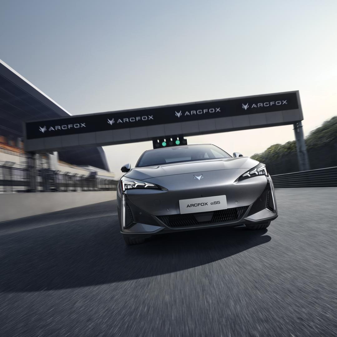 ARCFOX极狐黄冈南湖店