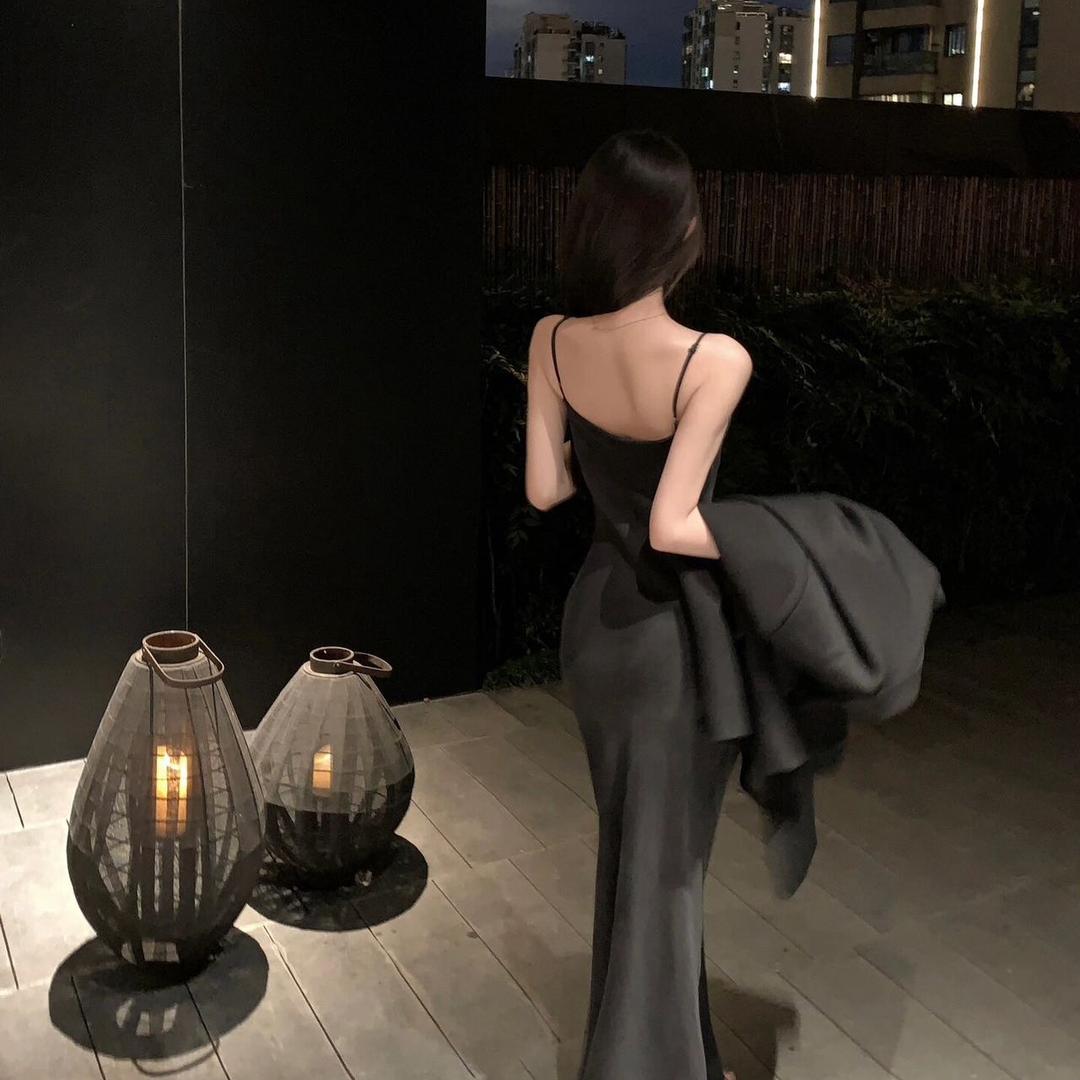 𝒄𝒖𝒓𝒕𝒂𝒊𝒏.