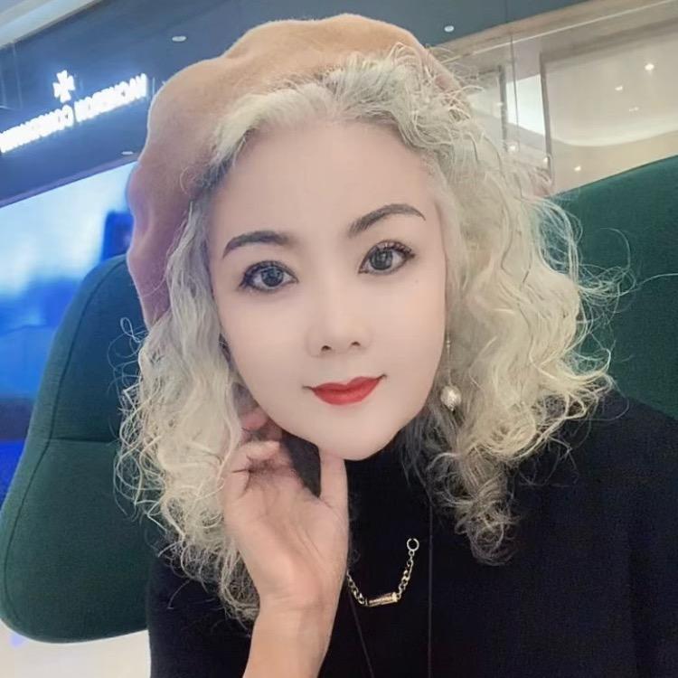 靓丽白发小姐姐🌹（小）