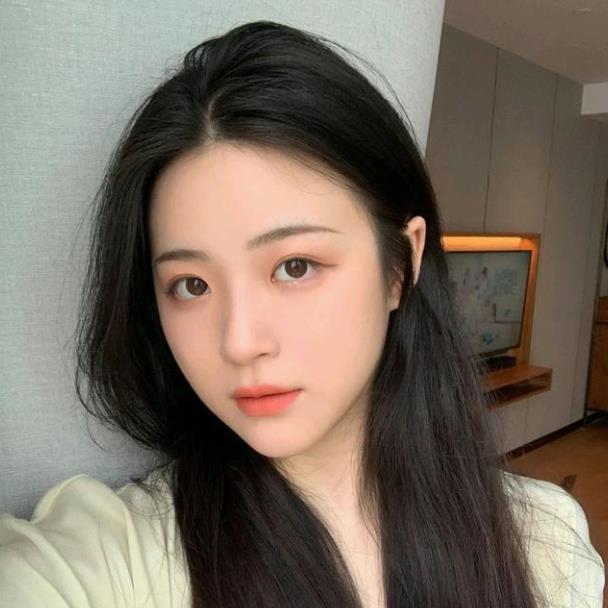 英子