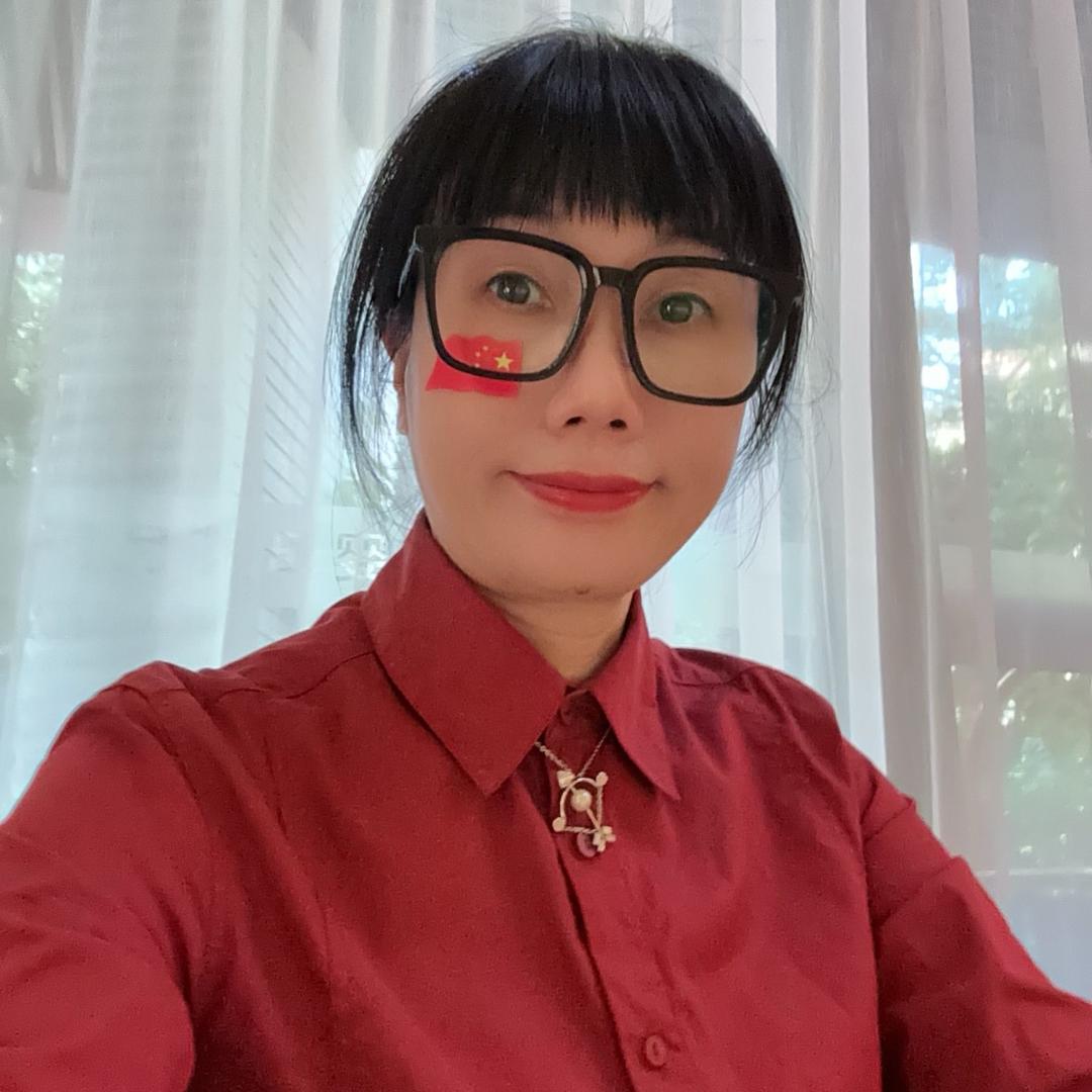 禧月荟-店长曾利群