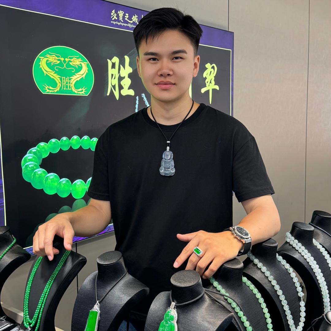 做翡翠测评的阿豪