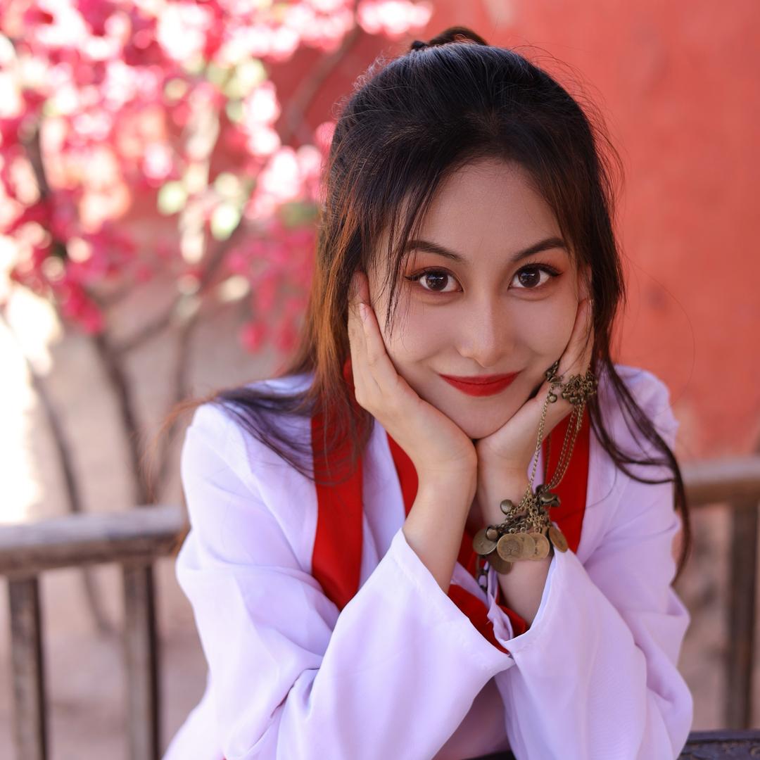 把一块布缝成灵芝
