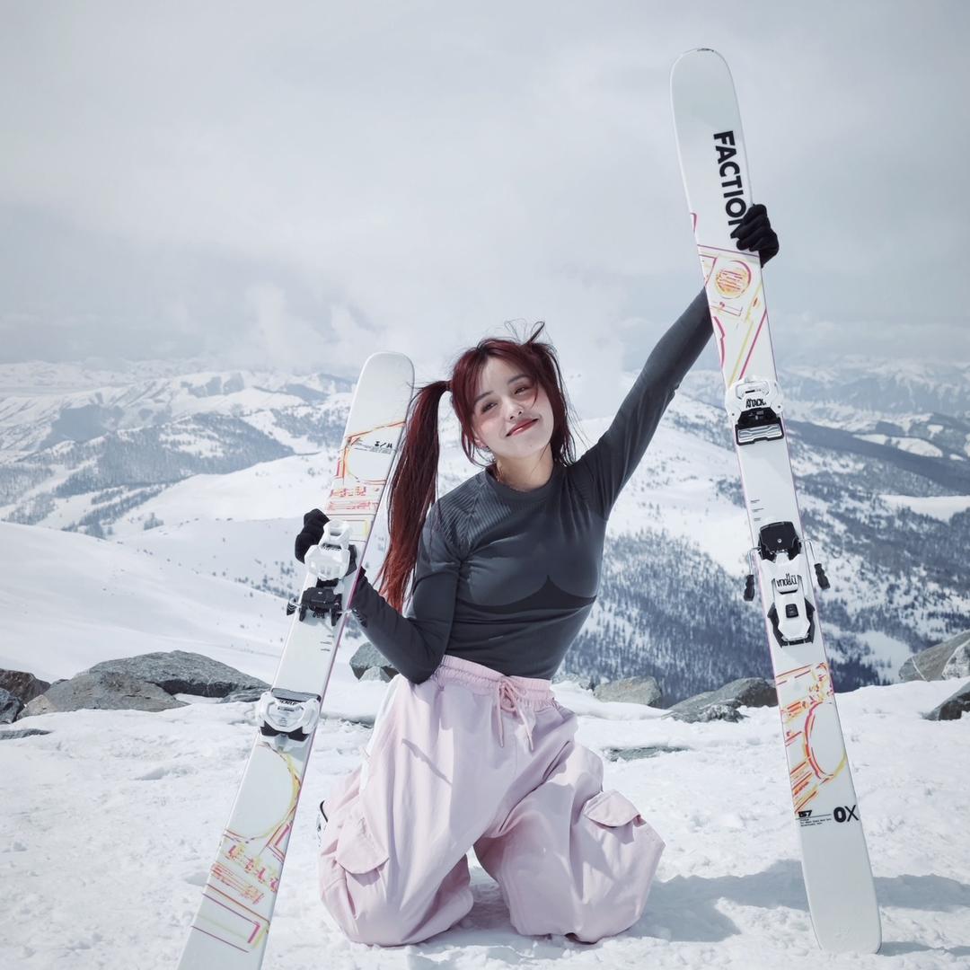 莫莫🏂（可可托海约课版）