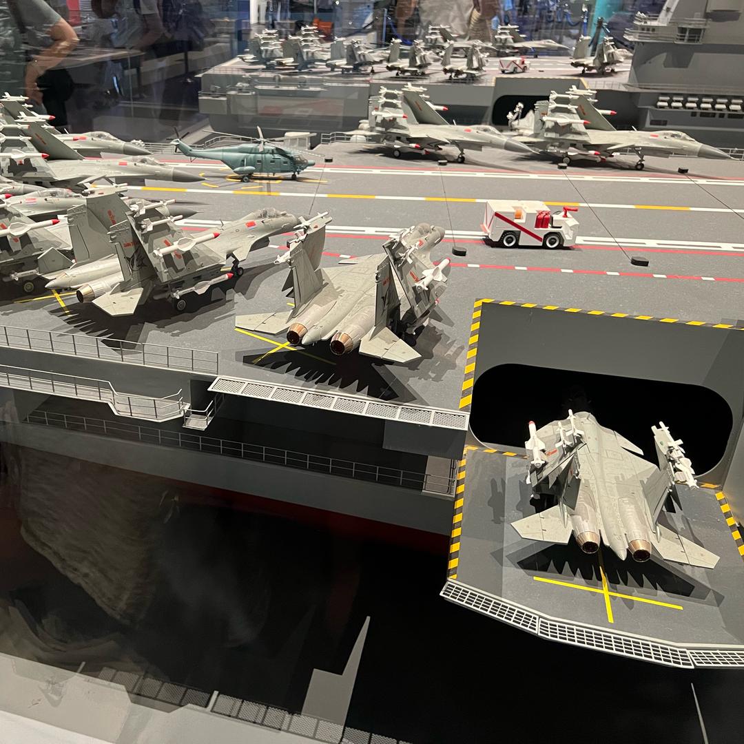 月月鸟飞