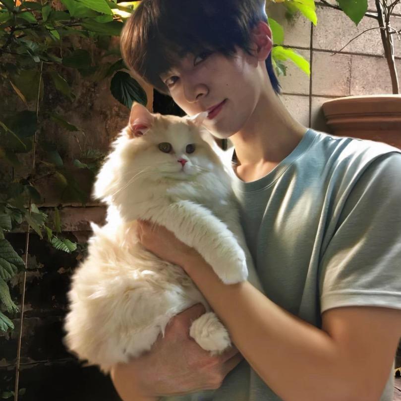 小明😊
