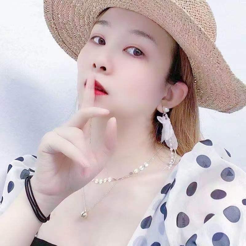 铂伊服饰