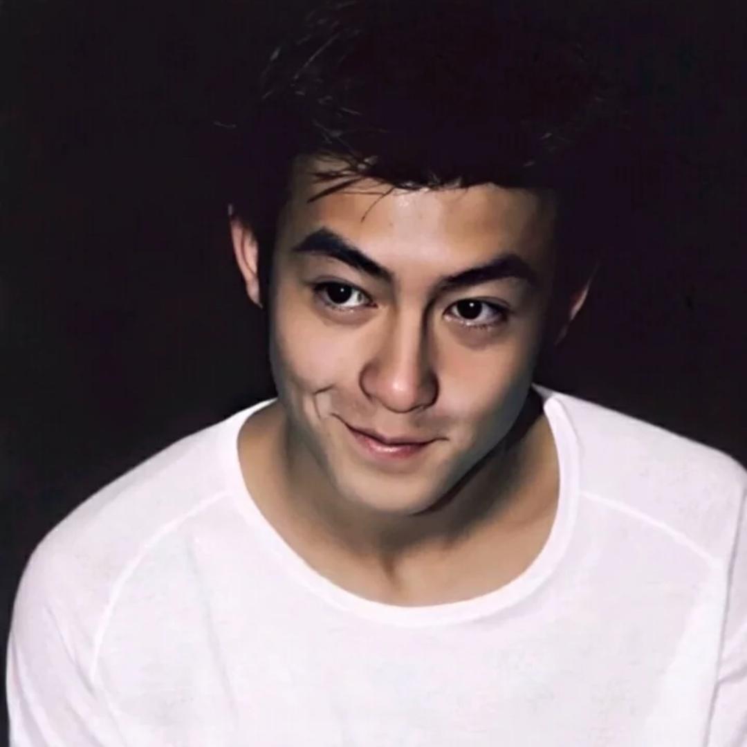 骑着蜗牛闯红灯.