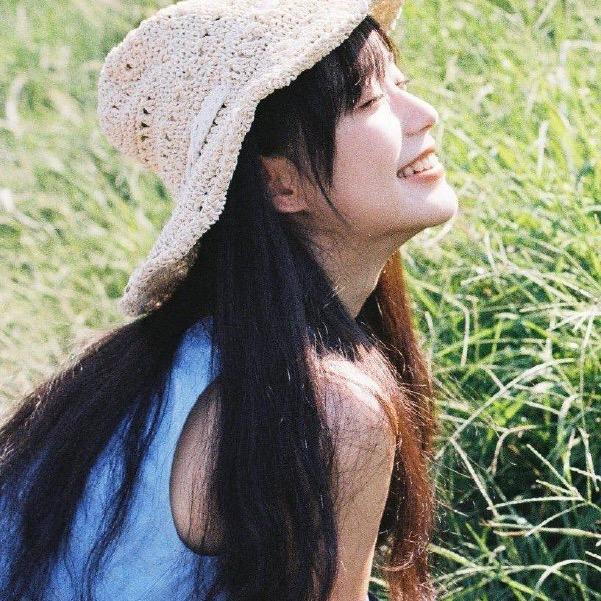 柒柒爱睡觉