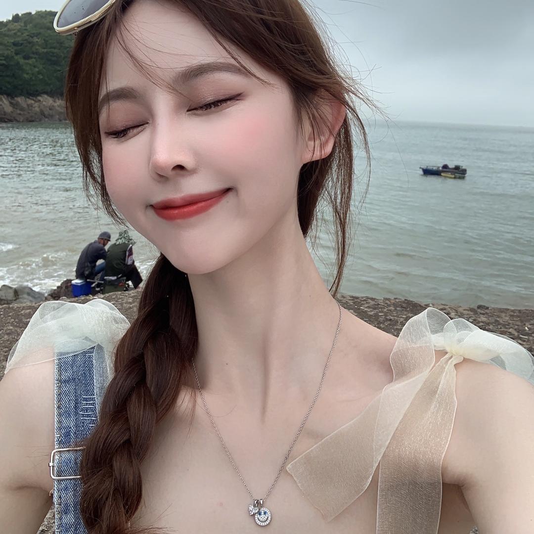 蓝妮妮_