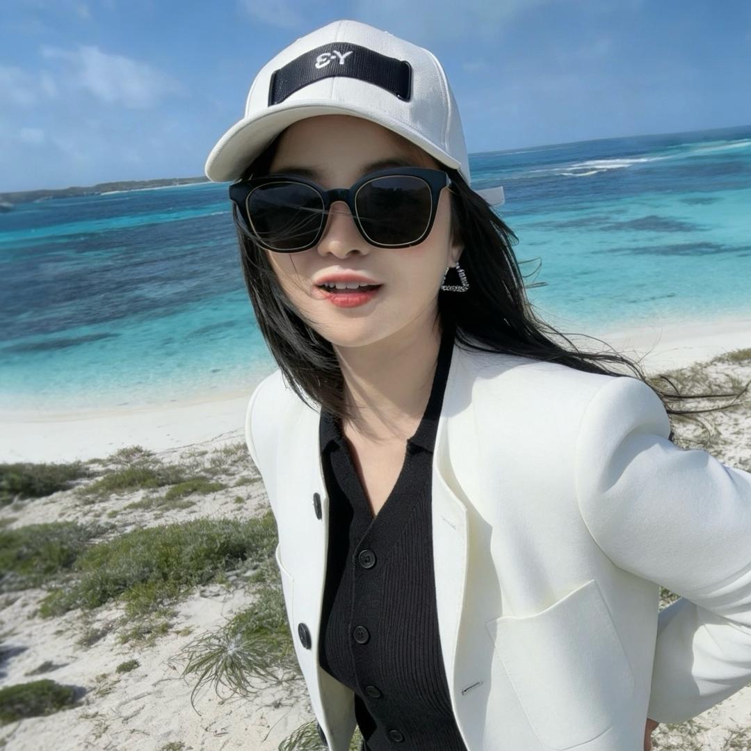 YHOM艺涵的涵（游泳版🏊‍♀️）