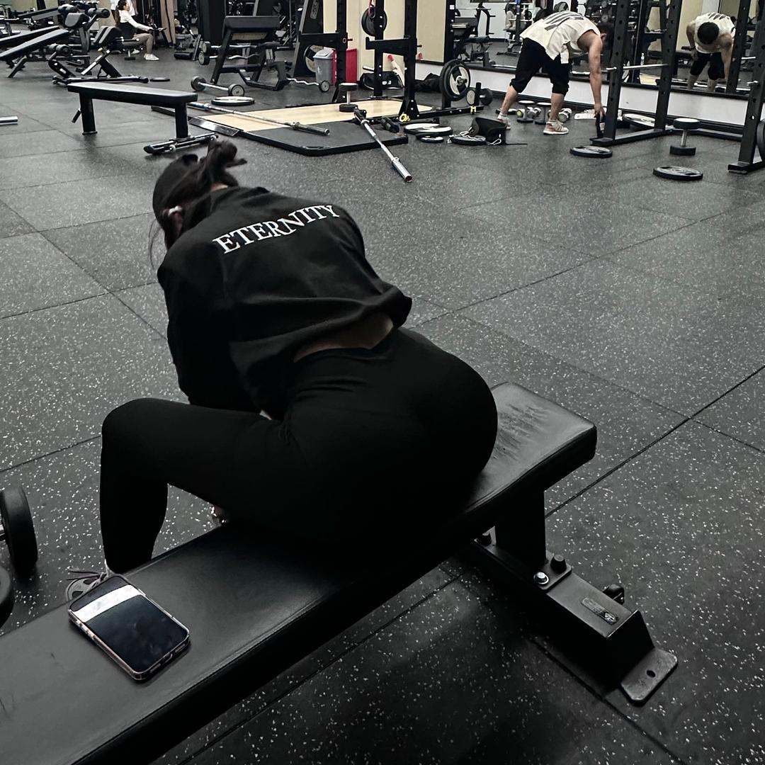 也伦傣工作室 （男装女装可以接单）