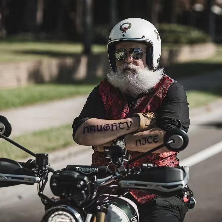 小新·凯旋摩托车