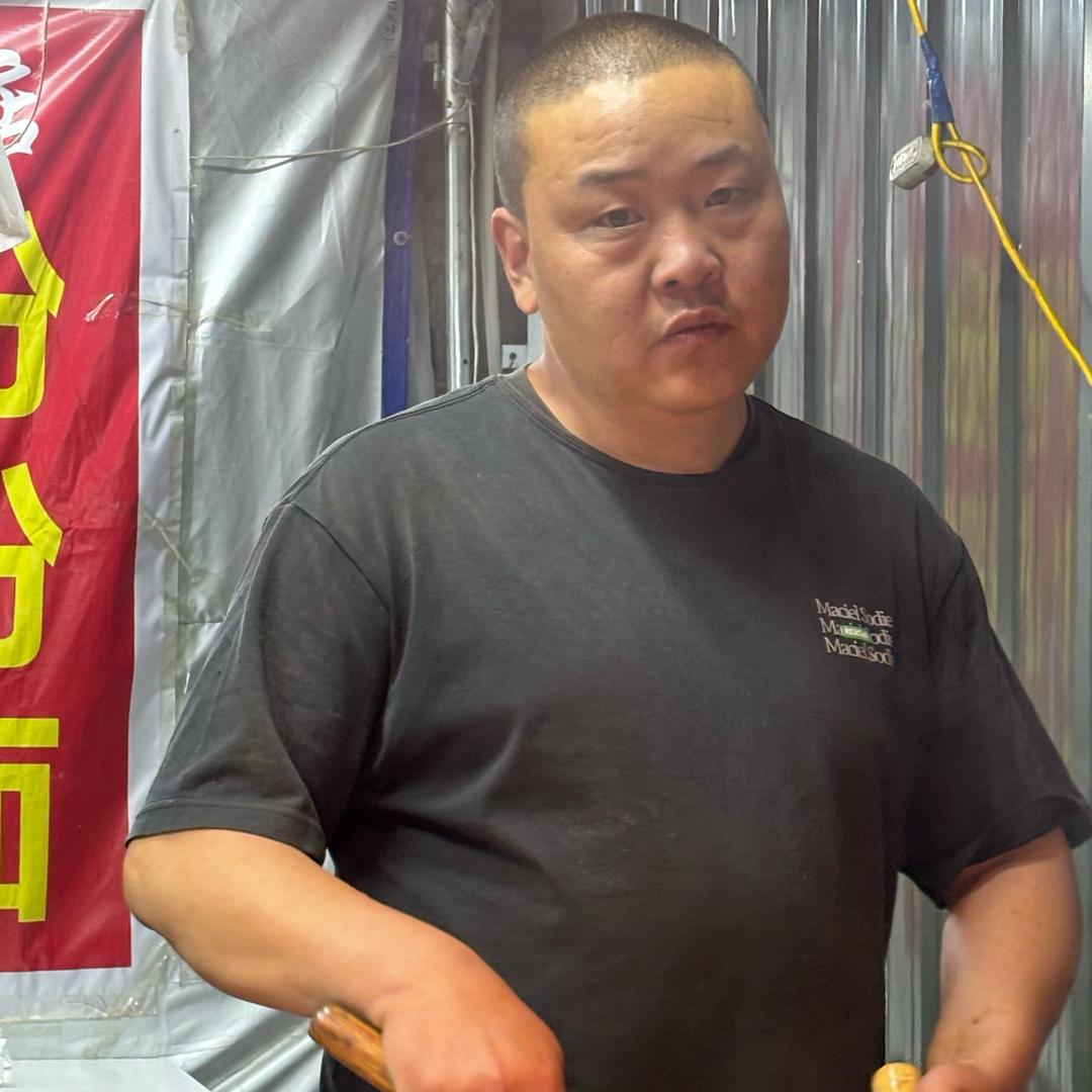 90后大叔卖炒饭