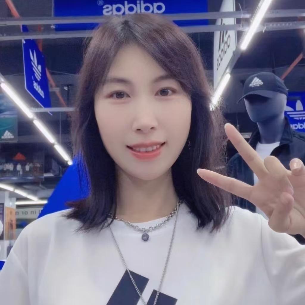 运动品牌折扣仓丹丹
