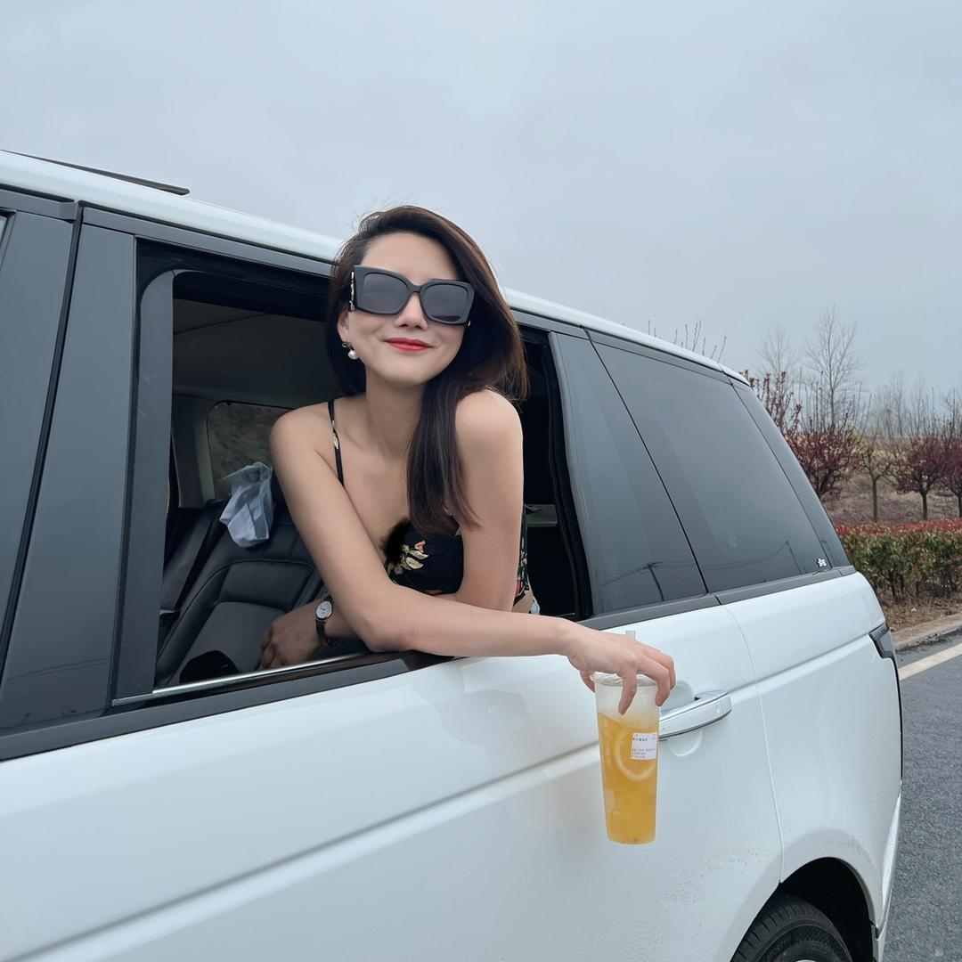 @告告女装搭配