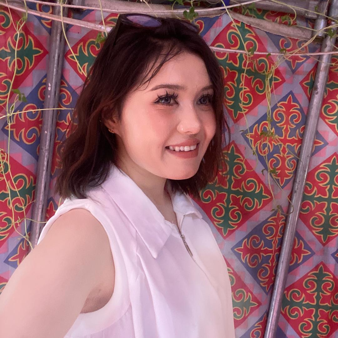 00后化妆师古丽_