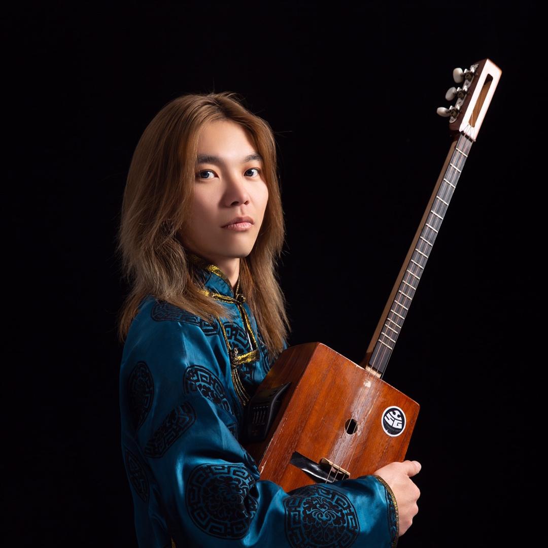 瑙.呼斯楞（瑙导演）