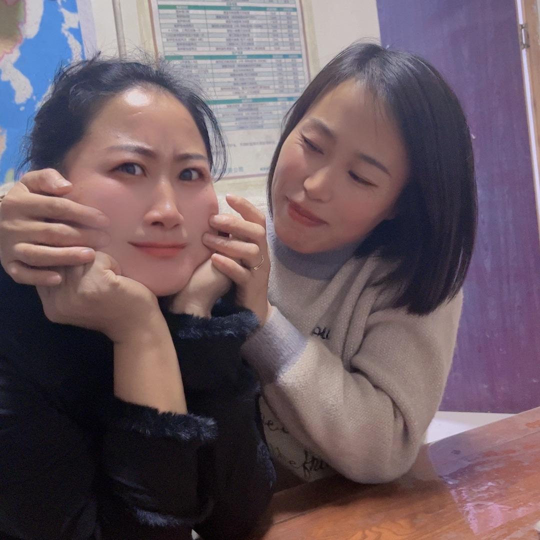 侯女士（孟娜丽莎亲嫂子）