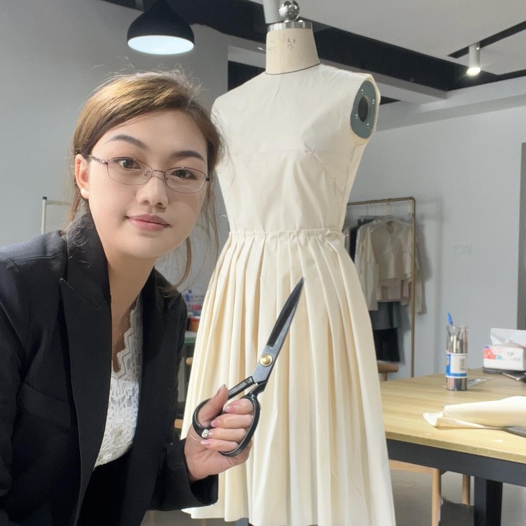 贵阳奈梵服装打版