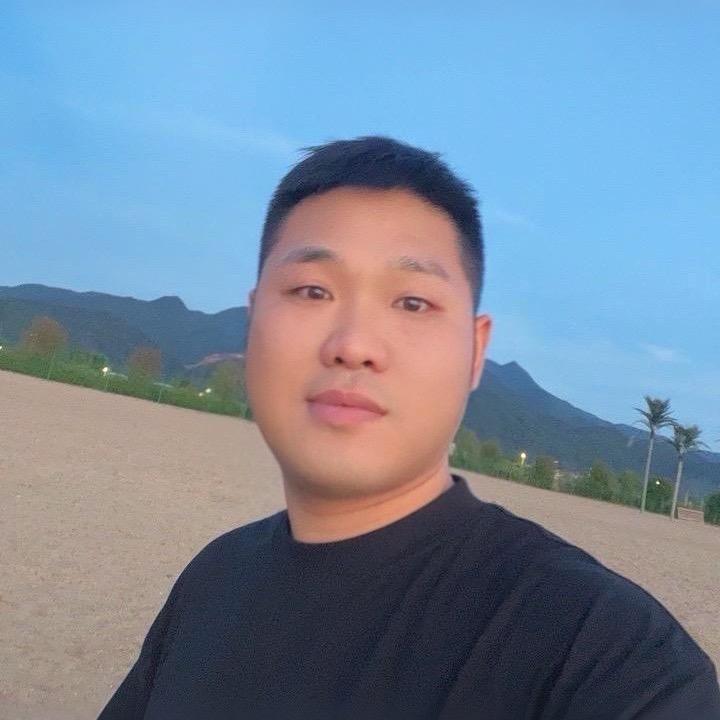 鑫丽雅 邱甫