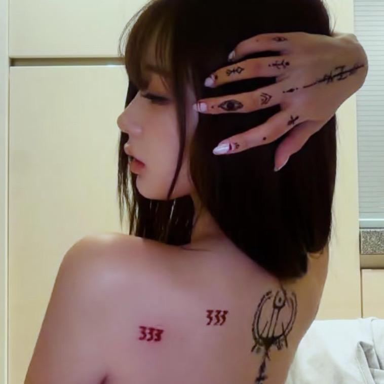 Y44
