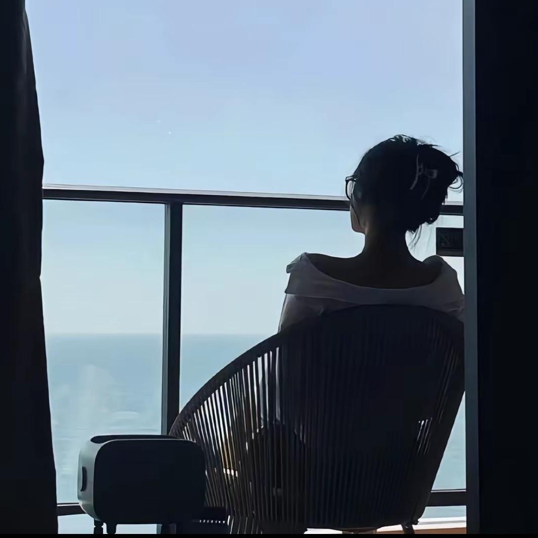 比较害羞'