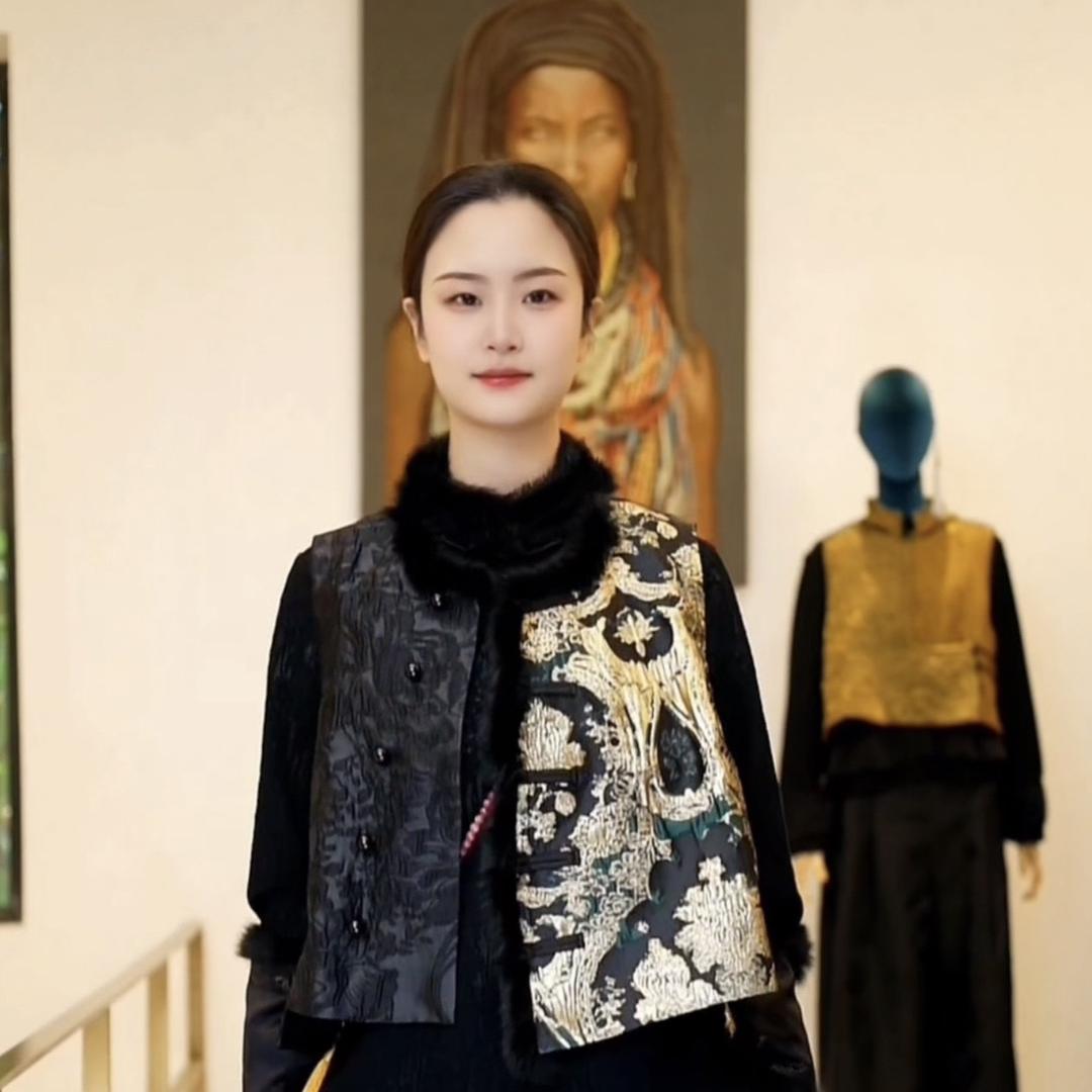 轮廓聚如女装专卖店南京