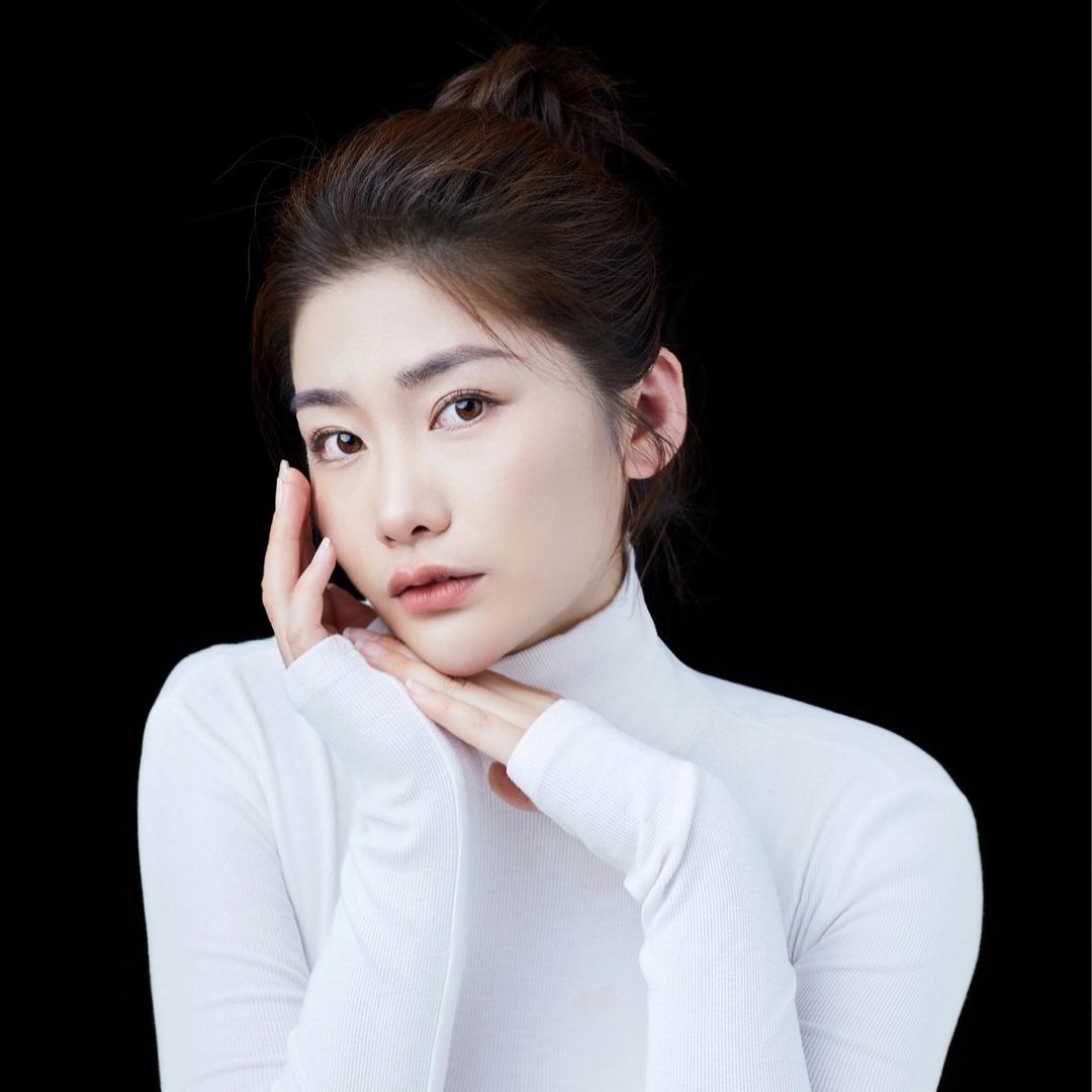 哆啦嘟品牌婚纱集合店~婉子美妆造型