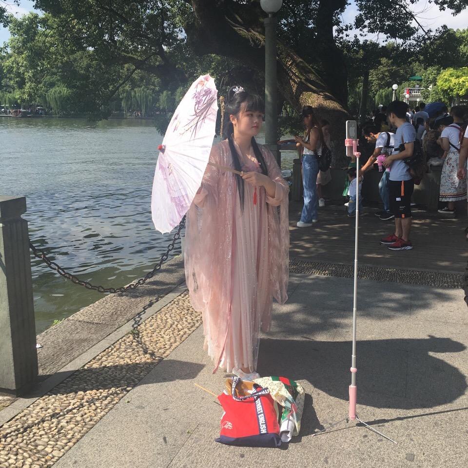 我不火