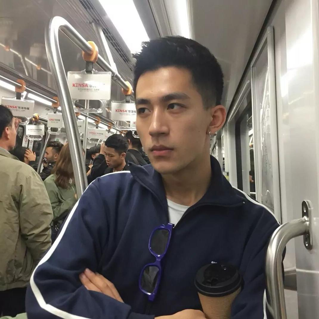 凌晨四點的海·